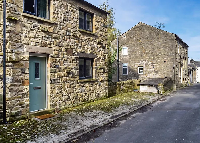 Semesterbostad April - Uk2152